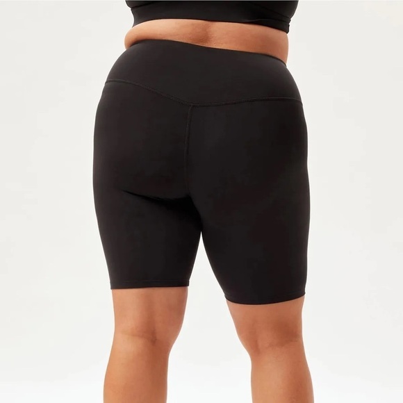 Girlfriend collective Black FLOAT Ultralight Bike Short small - Picture 4 of 4